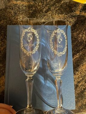 Set of 2 | Bride and Groom Wedding Champagne Flutes